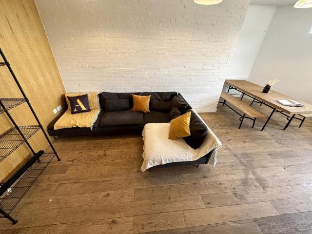 1 bedroom house to rent