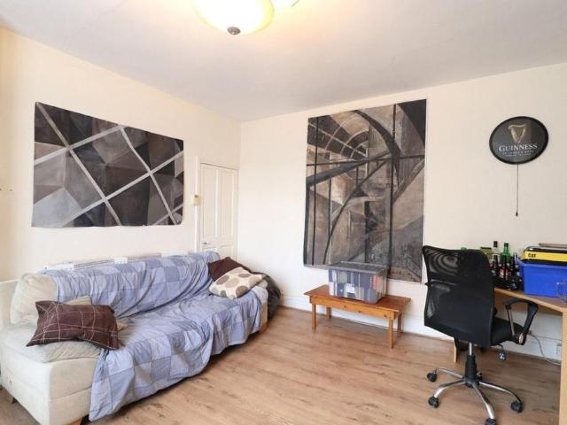 1 bedroom house to rent