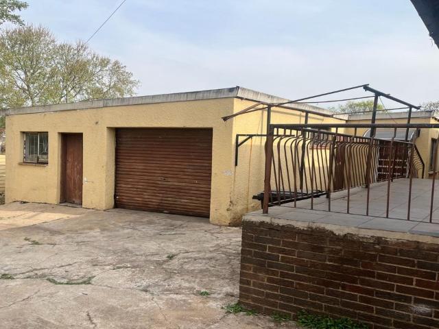 1 Bedroom house to rent in Bosmont, Johannesburg