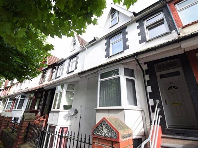 1 Bedroom House To Rent In Broadway Room Red Room, Pontypridd, CF37