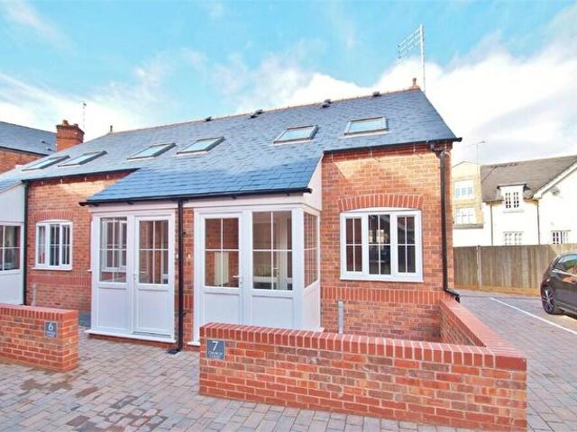 1 Bedroom House To Rent In Church Court, Rugby, CV21