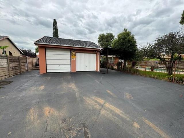 1 Bedroom House to Rent in Crystal Park