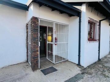 1 Bedroom bachelor to rent in Die Heuwel Ext 1, Witbank