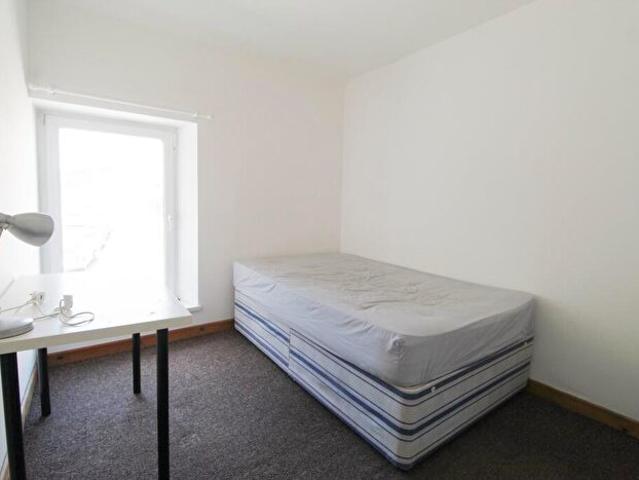 1 Bedroom House To Rent In John Street, Treforest, CF37