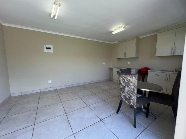 1 Bedroom House To Rent in Kensington