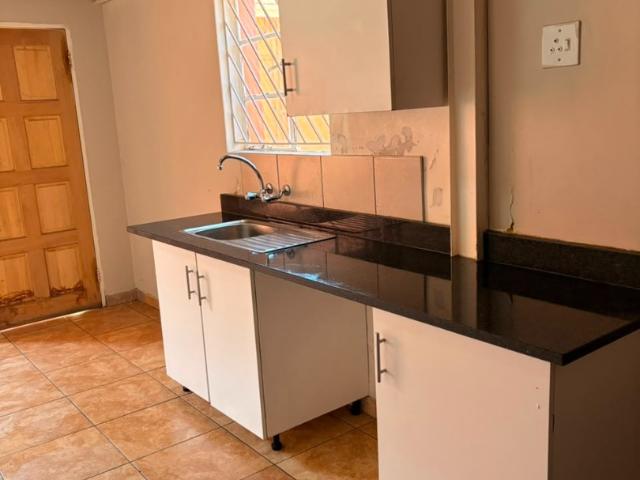 1 Bedroom House To Rent in Kensington