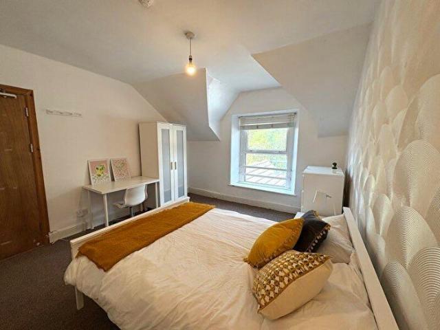 1 Bedroom House To Rent In Oaklands Terrace, City Centre, SA1