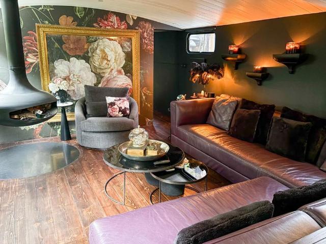 1 bedroom houseboat to rent