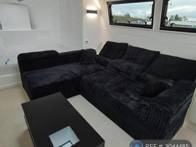 1 bedroom houseboat to rent