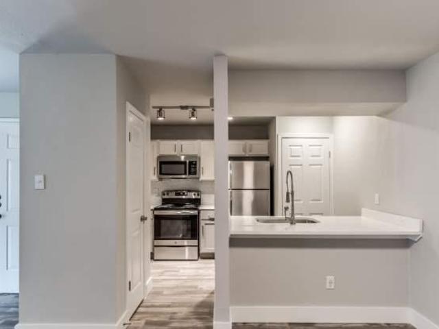 1 bedroom, Houston TX 77042 104861744