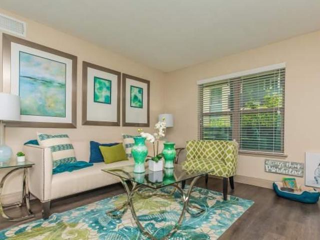 1 bedroom, Houston TX 77042 105854494