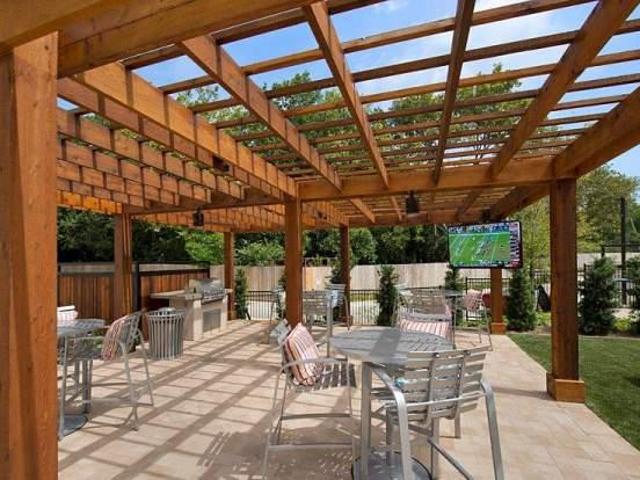 1 bedroom, Houston TX 77063 104860053