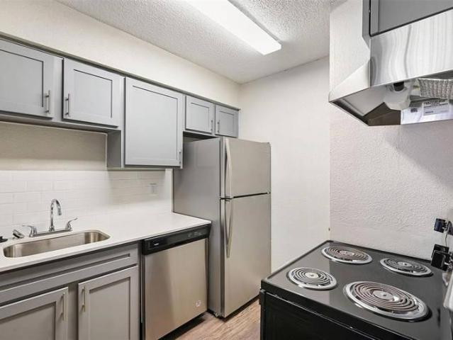 1 bedroom, Houston TX 77090 96295006