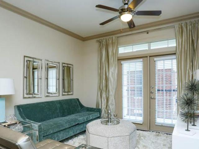 1 bedroom, Houston TX 77006 104861482