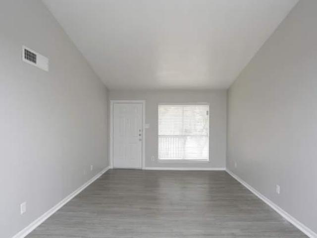 1 bedroom, Houston TX 77014 105851601