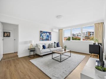 1 Bedroom Apartment Hawthorn East VIC 102759281
