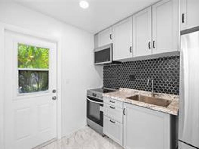 1 bedroom, Hallandale Beach FL 33009 103367422