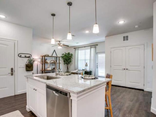 1 bedroom, Humble TX 77396 105221464