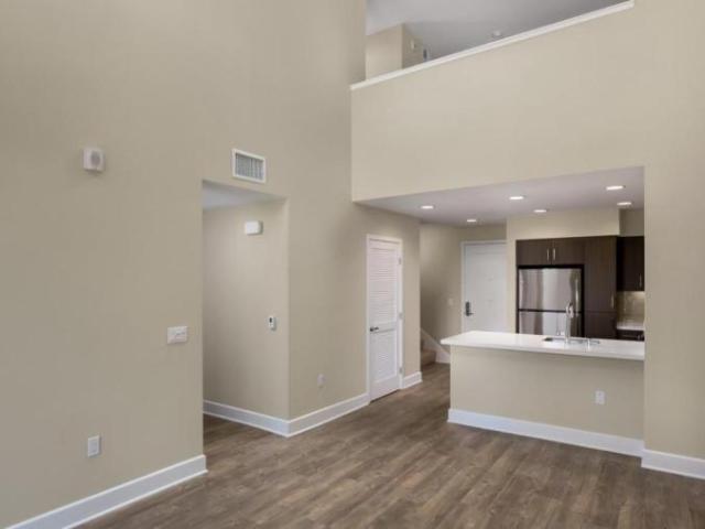 1 bedroom, Huntington Beach CA 92647 104948974