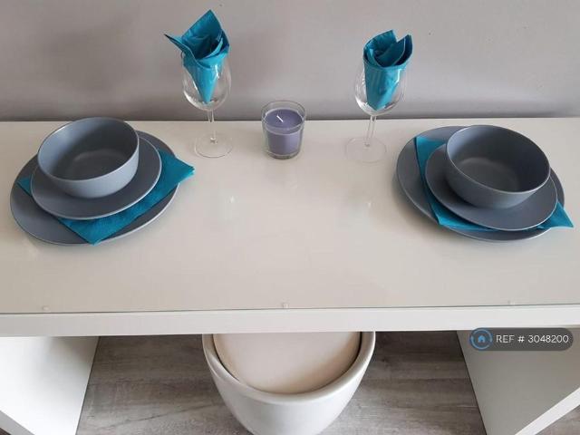 1 bedroom semi detached house to rent