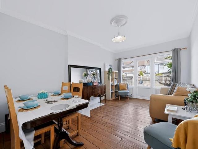 4 bedroom terraced house to rent
