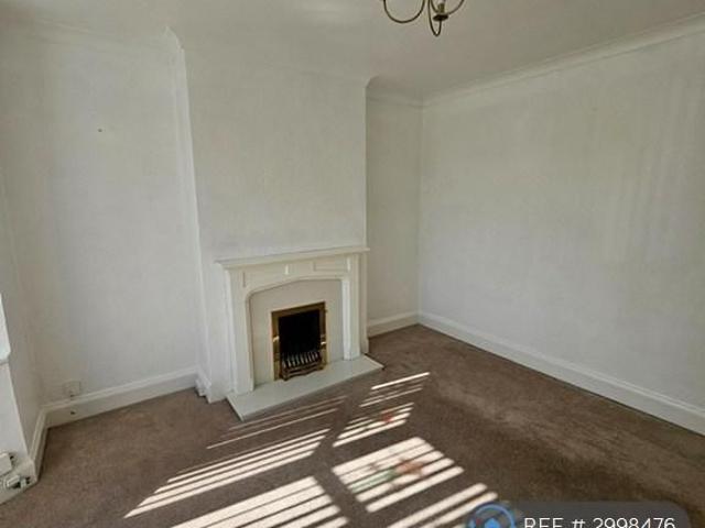 4 bedroom semi detached house to rent