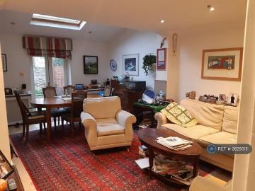 4 bedroom semi detached house to rent