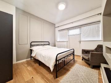 Room for rent in Brooklands - Balcony, Equipped kitchen