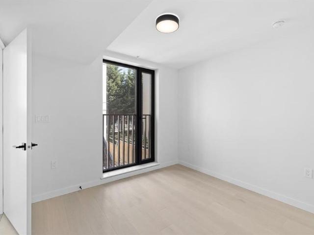 1 BEDROOM IN DESIRABLE MOUNT PLEASANT
