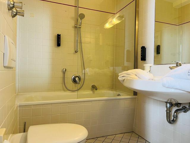 1 bedroom in Frankfurt Westend near old opera, Frankfurt Amsterdam Apartments for Rent