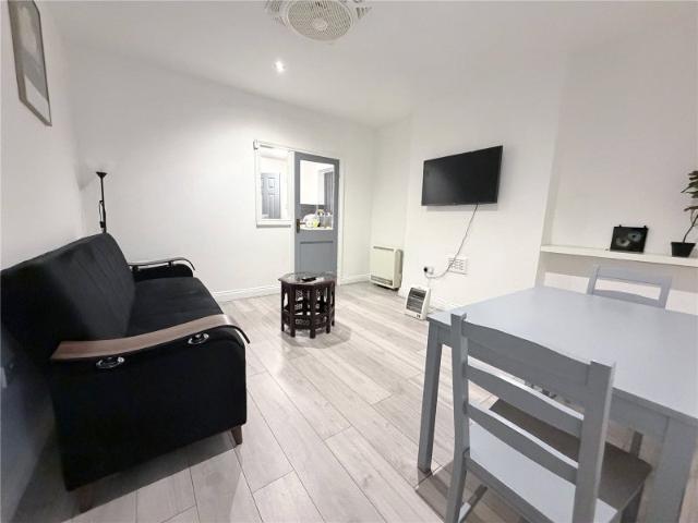 1 BEDROOM IN N17