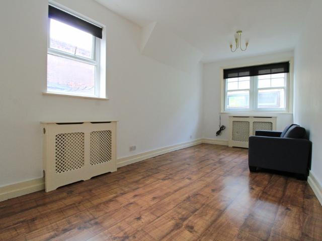 W1 1 bedroom flat in soho
