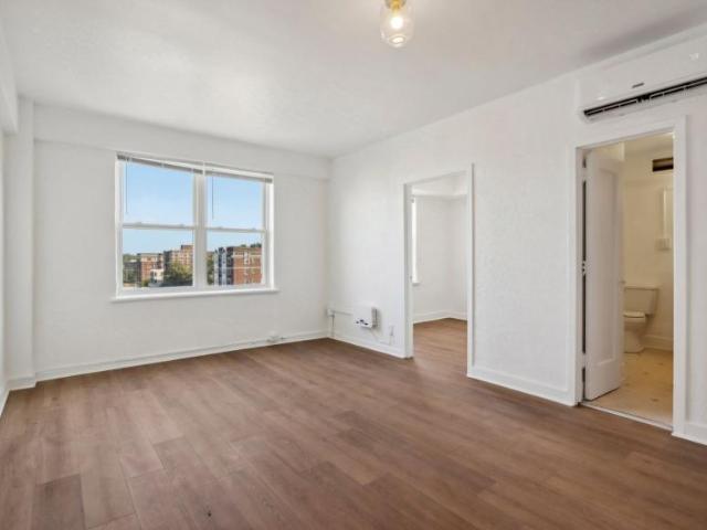 1 bedroom, Indianapolis IN 46202 105968111