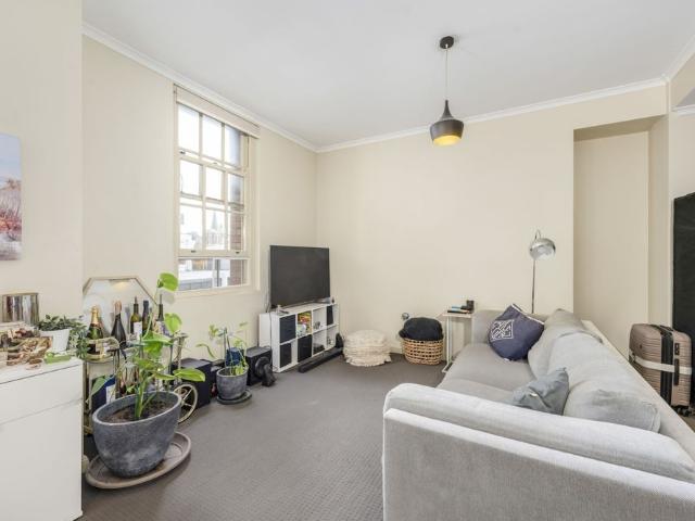 1 BEDROOM INNER CITY APARTMENT