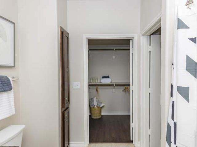 1 bedroom, Irving TX 75039 105224954
