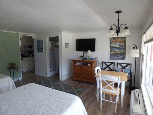 1 bedroom, Oak Bluffs MA 02557 105402912