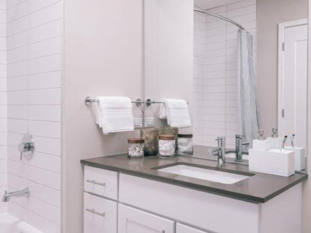1 bedroom, Oak Park IL 60301 105667281