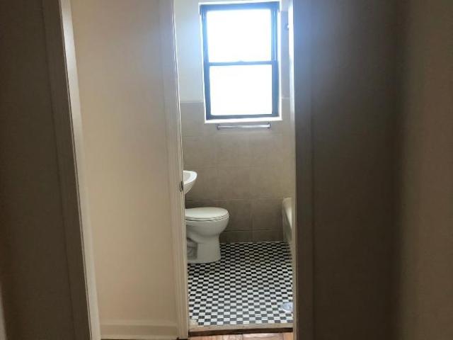 1 bedroom, Oak Park IL 60304 105622161