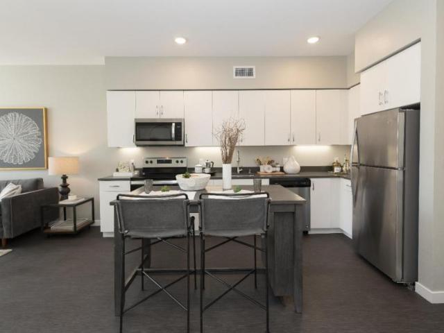 1 bedroom, Oakland CA 94612 106061398