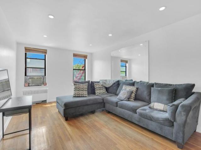1 bedroom, Olinville NY 102245760