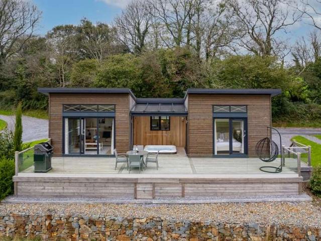 1 Bedroom Lodge Character Property
