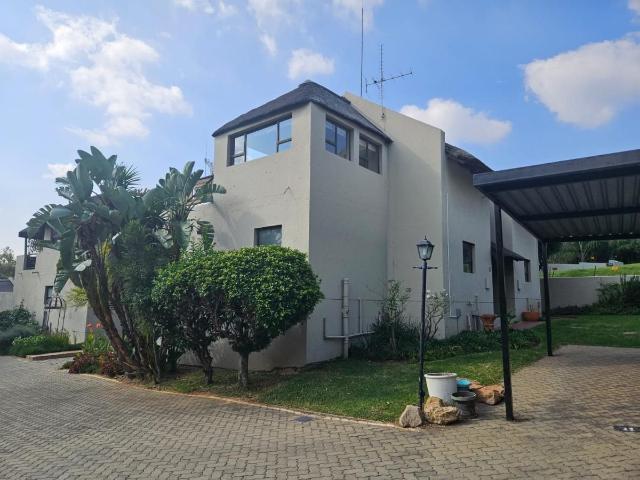 1 Bedroom loft apartment to rent in Sharonlea, Randburg