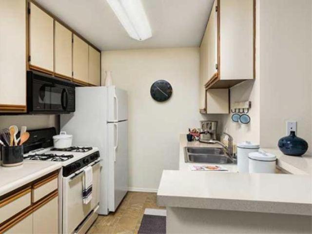 1 bedroom, Los Angeles CA 90027 LS100796259