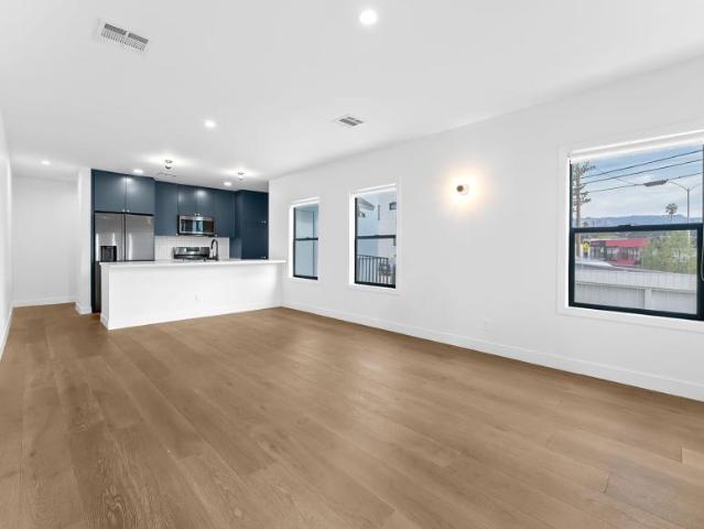 1 bedroom, Los Angeles CA 90065 105211640