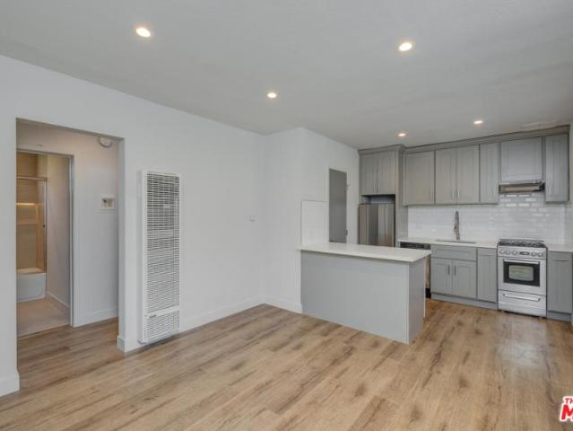 1 bedroom, Los Angeles CA 90066 105433171