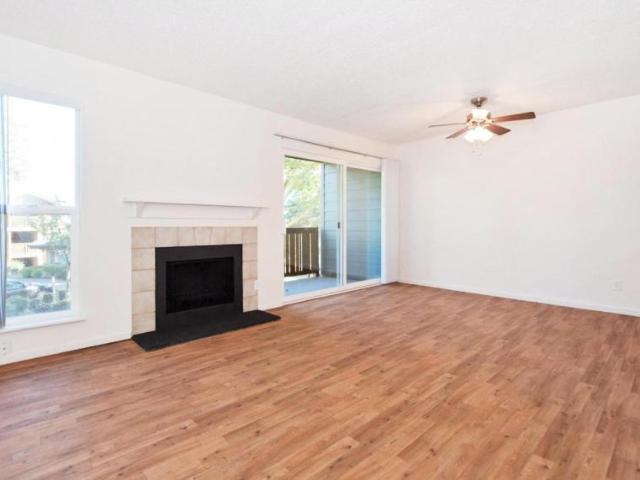 1 bedroom, Lake Oswego OR 97035 105779419