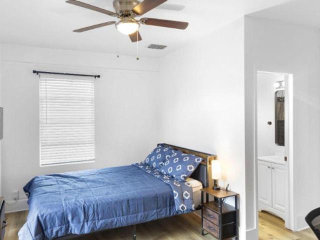 1 bedroom, Lakeland FL 33815 106217532