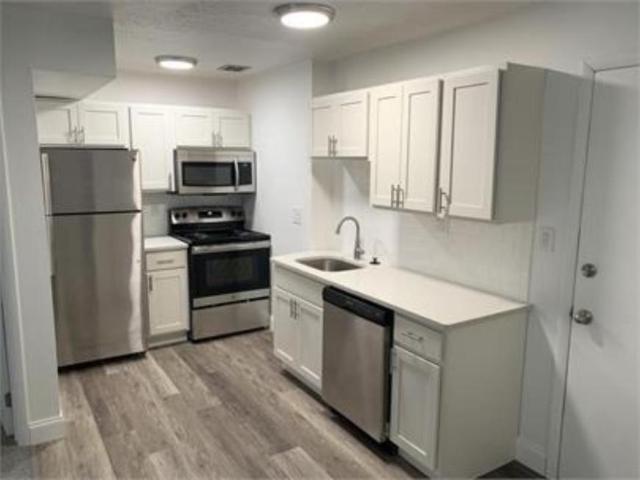 1 bedroom, Lakewood OH 44107 92849379