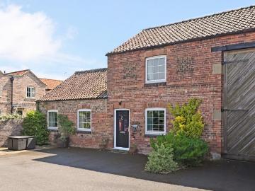 1 bedroom link detached house to rent