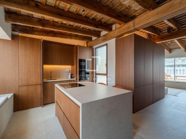 1 bedroom luxury penthouse for rent in Valencia, Spain